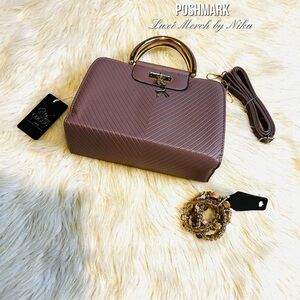 Handbag Bundle comes with bracelets  (2) piece set